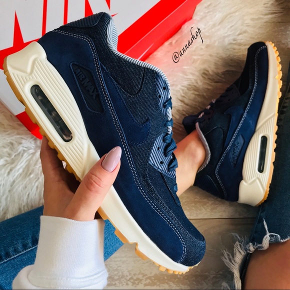 Nike Shoes - NWT Nike Air Max 90 Special edition